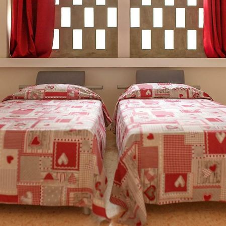 Joy Living Hotel Сандра Екстериор снимка