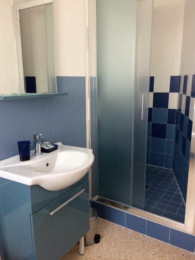 Joy Living Hotel Сандра Екстериор снимка
