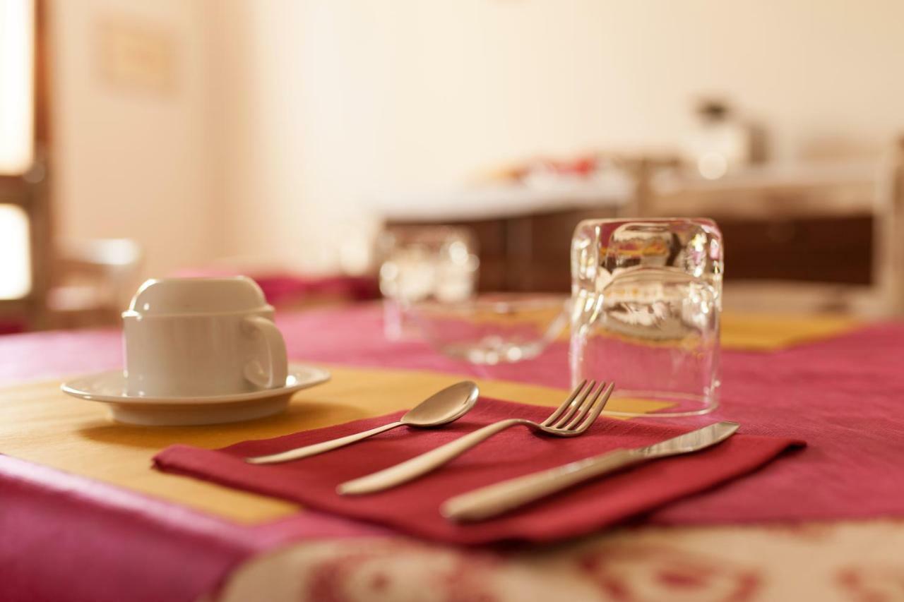 Joy Living Hotel Сандра Екстериор снимка